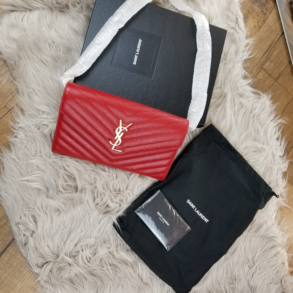 Saint Laurent Wallet on Chain